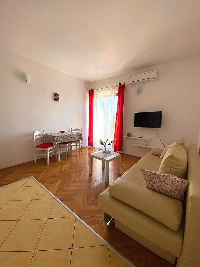 Apartments Zile Sućuraj Екстериор снимка