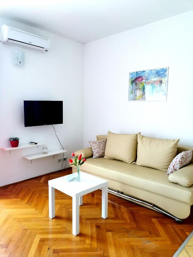 Apartments Zile Sućuraj Екстериор снимка